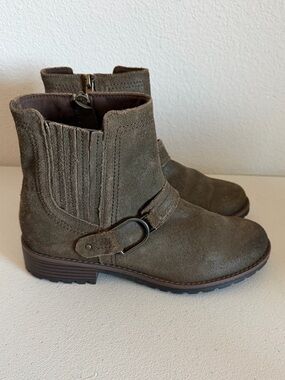 Clarks - Women's Aspra Buckle Casual Dress Boots